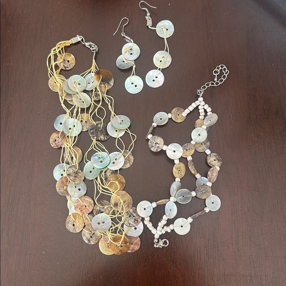 GUC 3 pc. Shell Button Jewelry Bundle - Picture 7 of 7